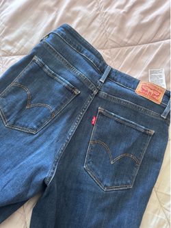 Women’s Levi’s jeans