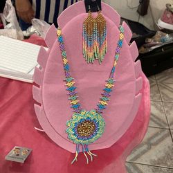 Set De Collar Y Aretes Artesanales 