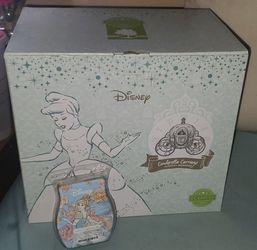 BNIB Cinderella Scentsy Warmer w/wax
