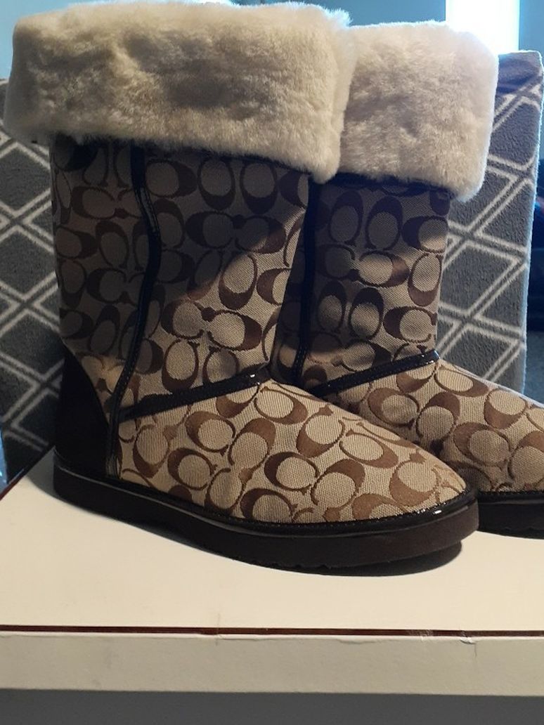 COACH Nicole Patened Leather Signature Boot W/ Soft Fur Lining