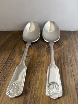 2 Towle Stainless Flatware 18/10 London Shell China Soup Spoons