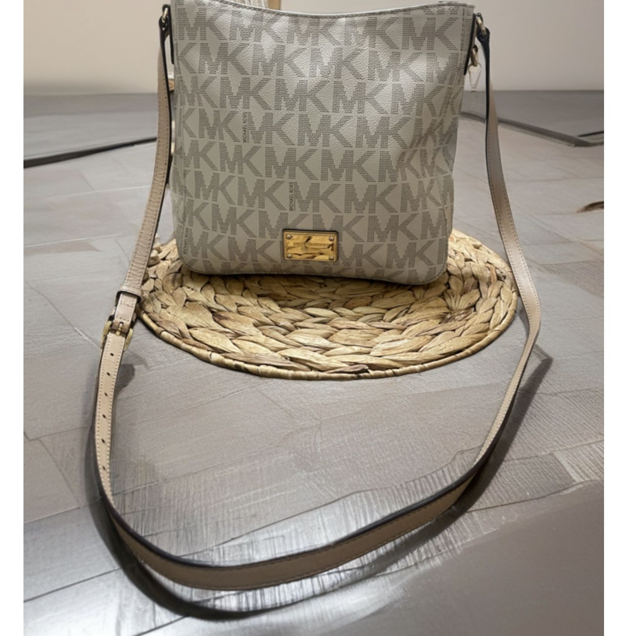 Michael Kors Crossbody Purse Like New