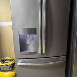 Refrigerator 