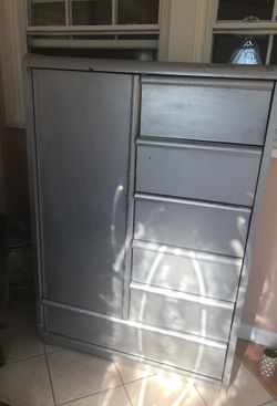 Gray dresser with 7 drawer $50