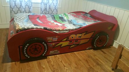 Mcqueen bed twin size