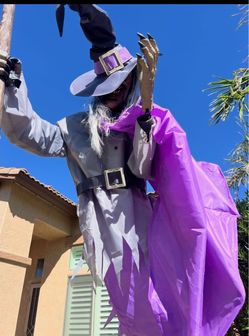 š Giant Halloween Witch Decoration for Sale! š§āāļøš