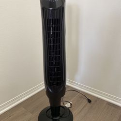 Intertek 40 in Oscillating Tower Fan with Remote