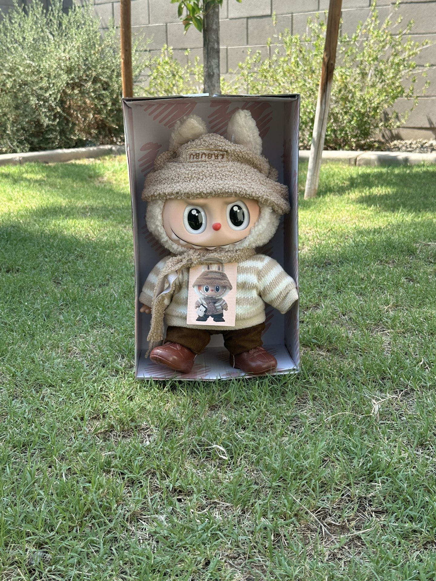 Giant Labubu