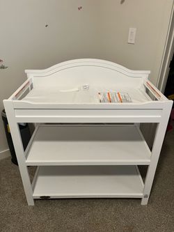 Graco Changing Table with Pad