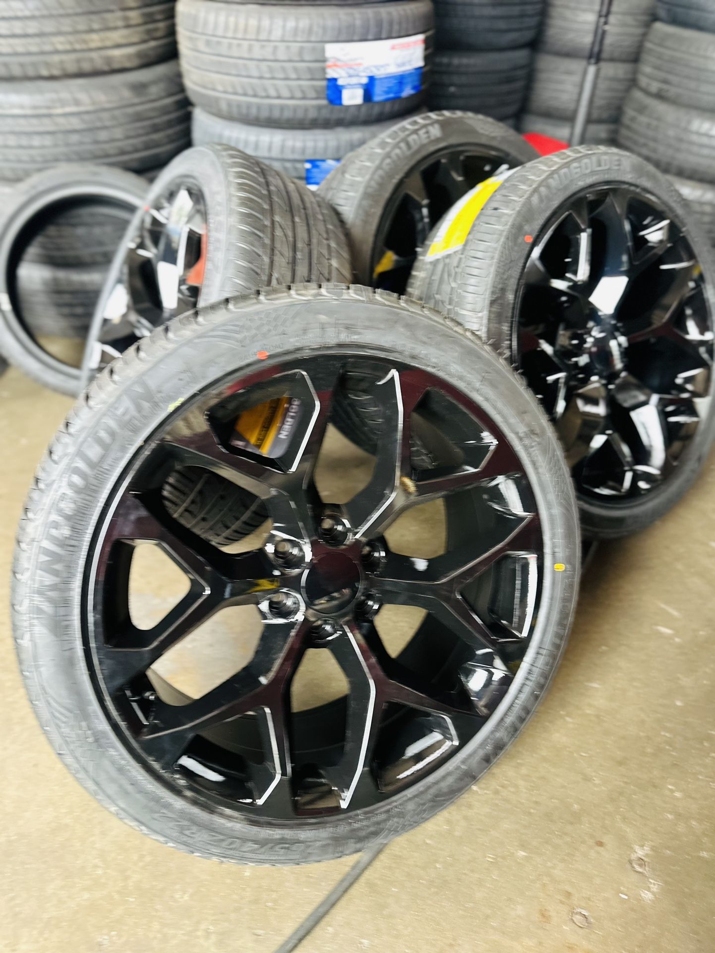 22” Gloss Black Snowflake With Tirex 