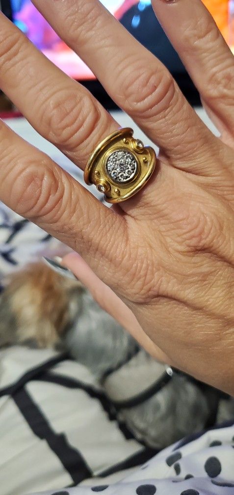 VINTAGE DESIGNER GOLD & DIAMOND RING