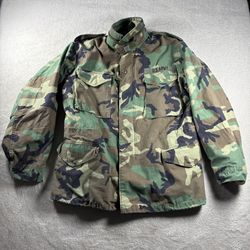 Vintage US Army M65 Cold Weather Camo Men’s Medium Regular Camo Field Jacket