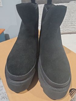 Uggs Short New Leather winter size 8 Glendora