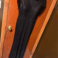 Elegant Black Dress 🖤✔️