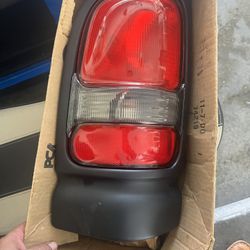 Doge Ram 2000 Rear Light