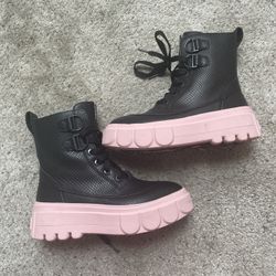 Sorel Boots Women’s Size 7.5