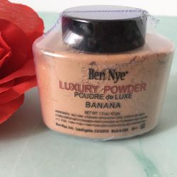 Ben Nye Luxury Powder