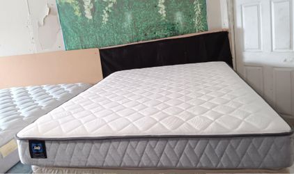 Queen Size Mattress (Colchón Queen Size)