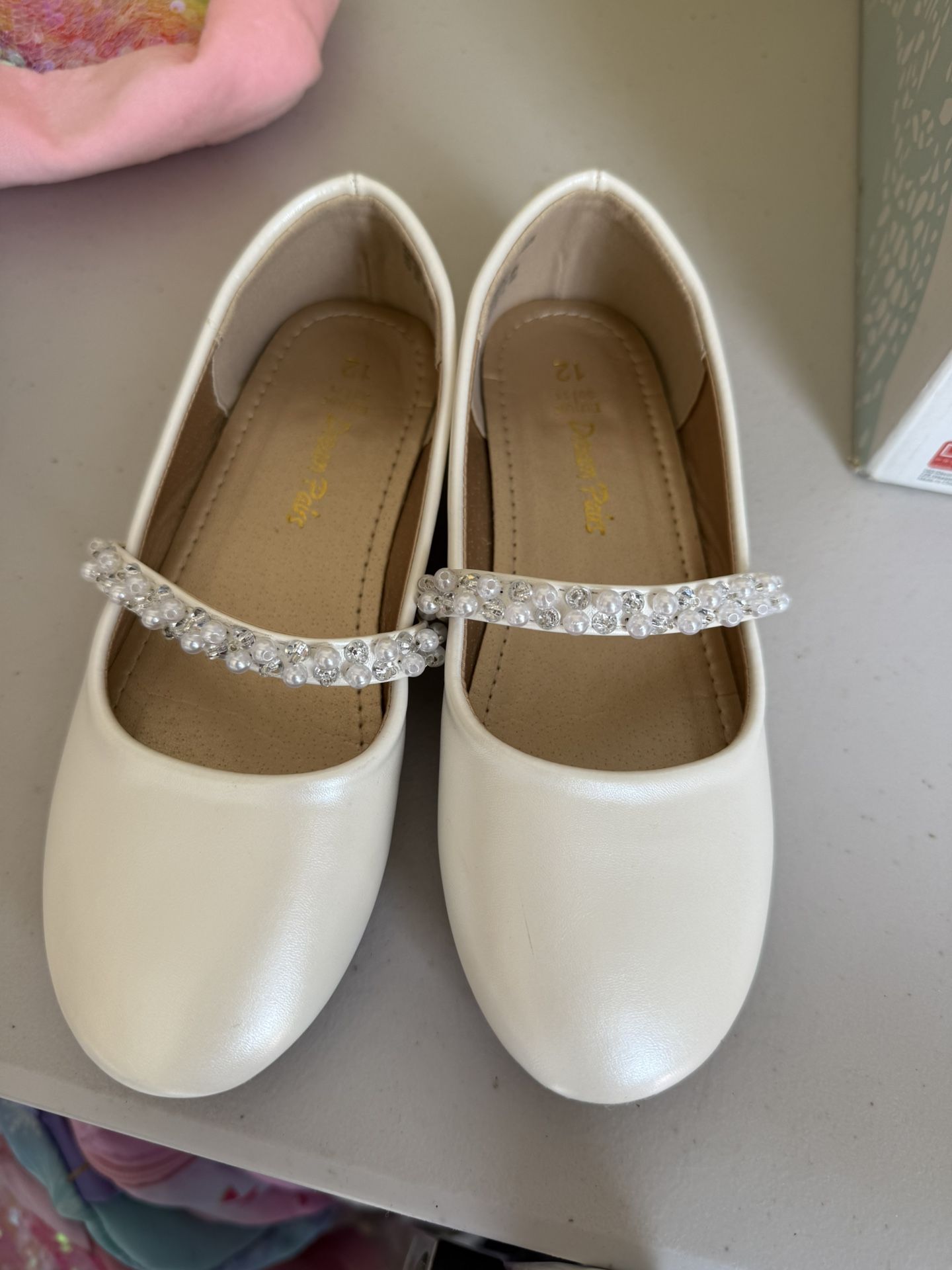 Flat Shoes For Girls