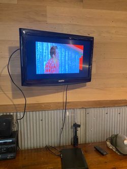 Sanyo LCD TV AND DVD PLAYER
