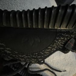 YEEZY BOOST 