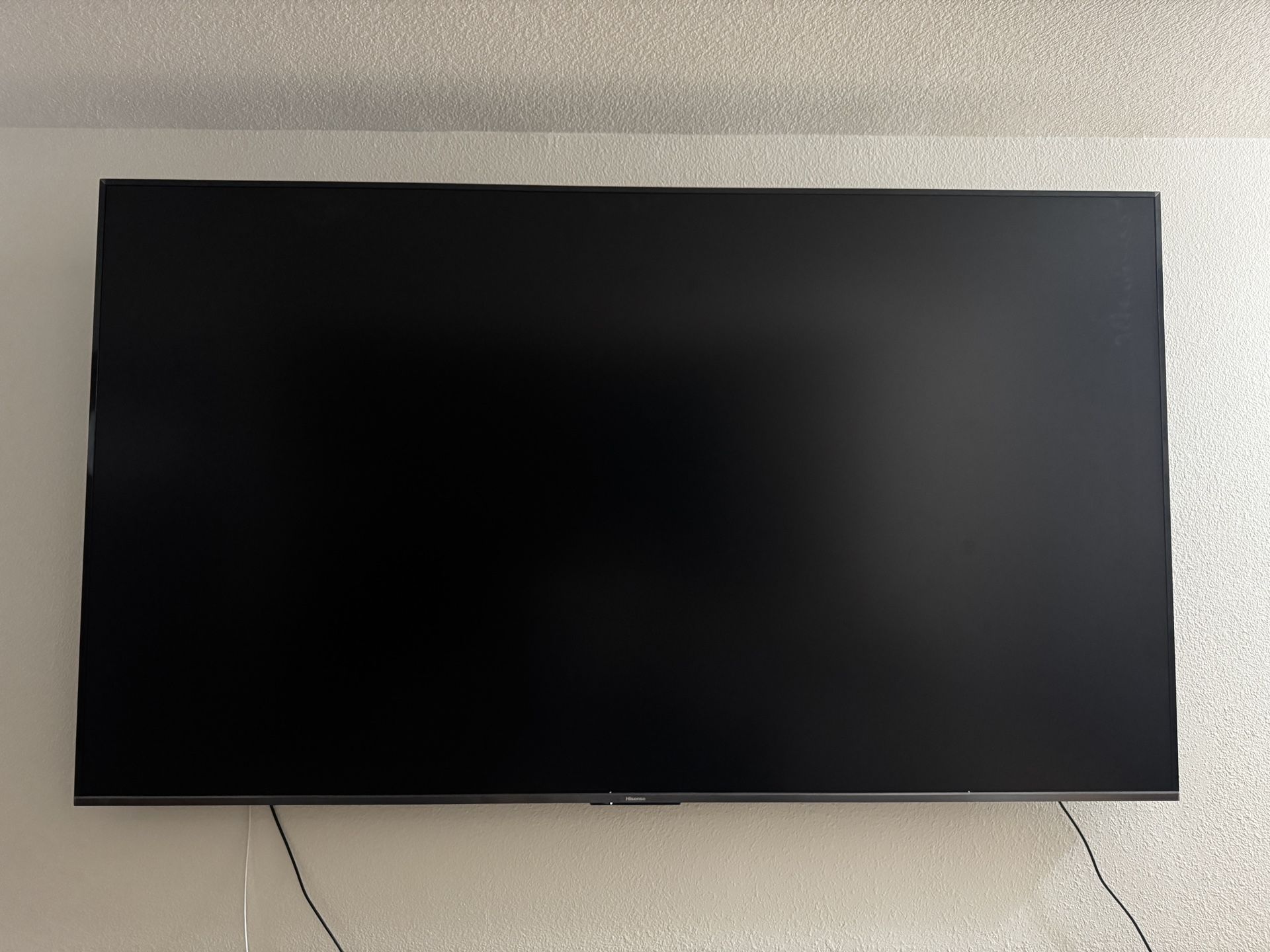Hi Sense QLED 4k 100” Tv with Mount