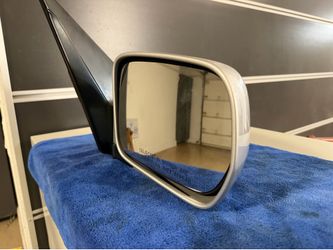 Honda Pilot  original 2003 to 2008 passenger side mirror