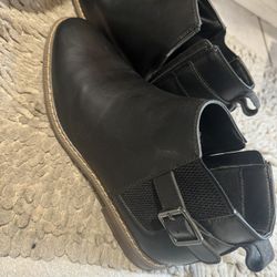 Men’s Size 9M Shoes Delivery Make An Offer 