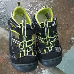 Sandals for toddlers size 10