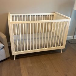west elm x pbk Mid Century Crib, WHITE