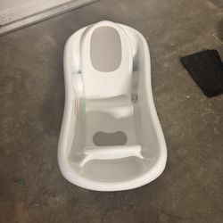 The First Years Sure Comfort Bathtub