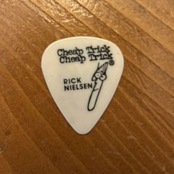 Guitar Pick cheap trick