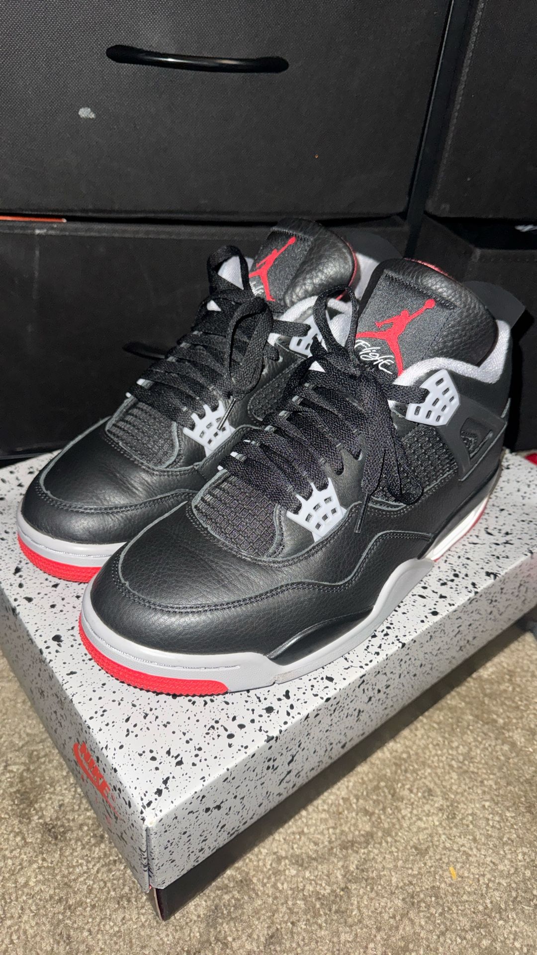 Air Jordan 4 Retro “Bred”
