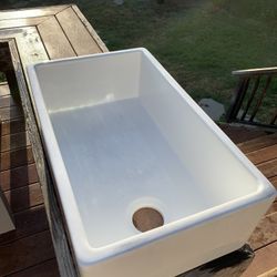 White Farmhouse Porcelain Sink + Stainless Bottom Grid