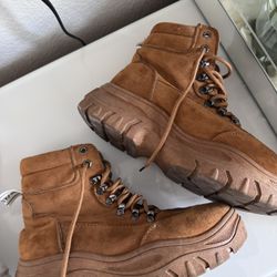 Women’s Shoes See Pics 