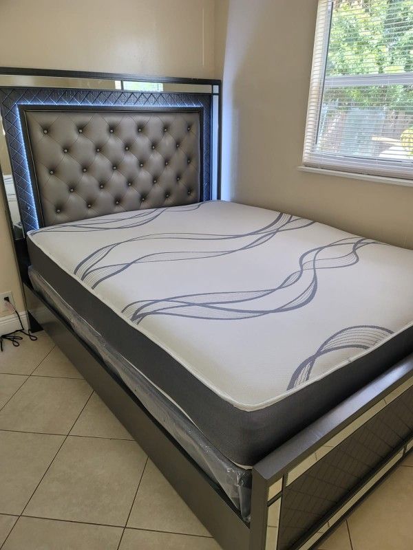 NEW QUEEN-SIZE MATTRESS AND BOX SPRING 🆕️