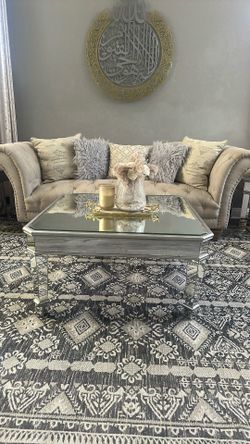 Elegant Coaches Set