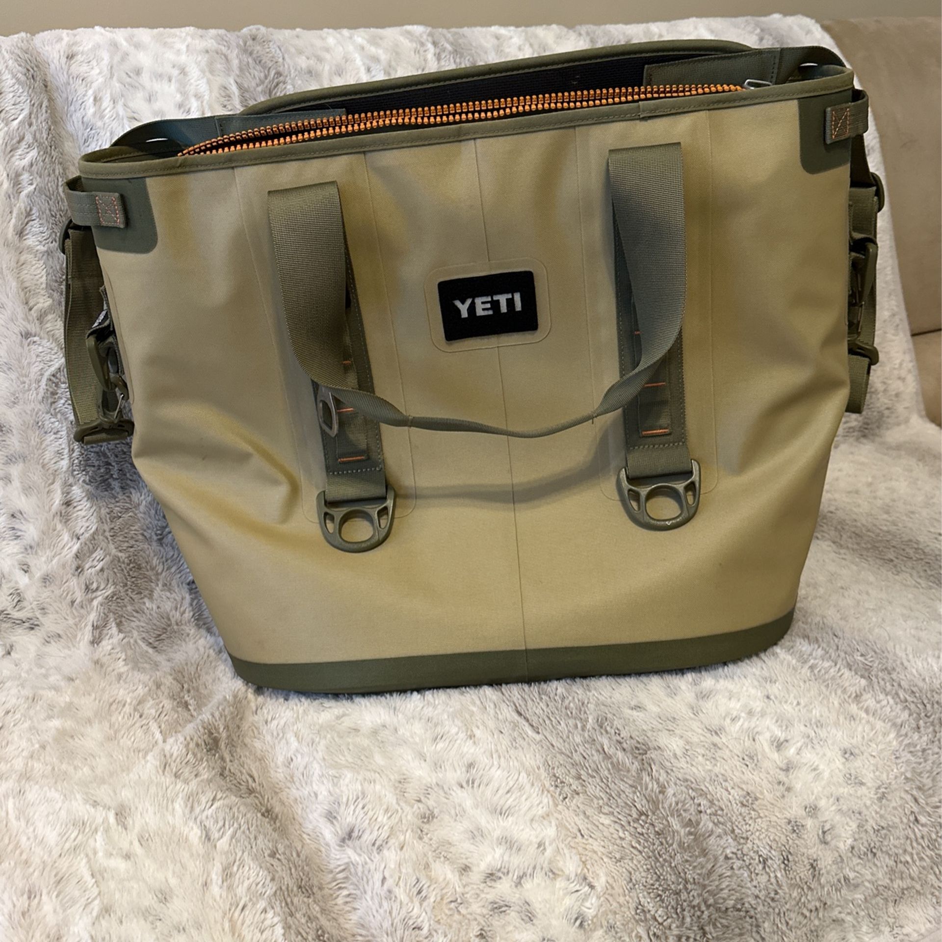Yeti Hopper 40