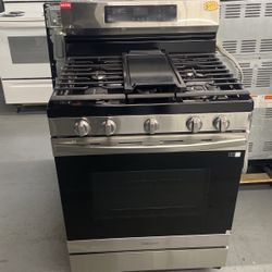 Samsung Gas Stove 5 Burners In Stainless Steel With Air Fry Like New