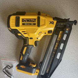 Dewalt XR 16 Gauge Angled Finish Nailer 
