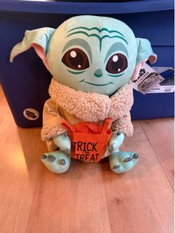 New Baby Yoda Halloween 🎃 Greeter