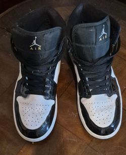 Jordan Men's Black and Navy Trainers