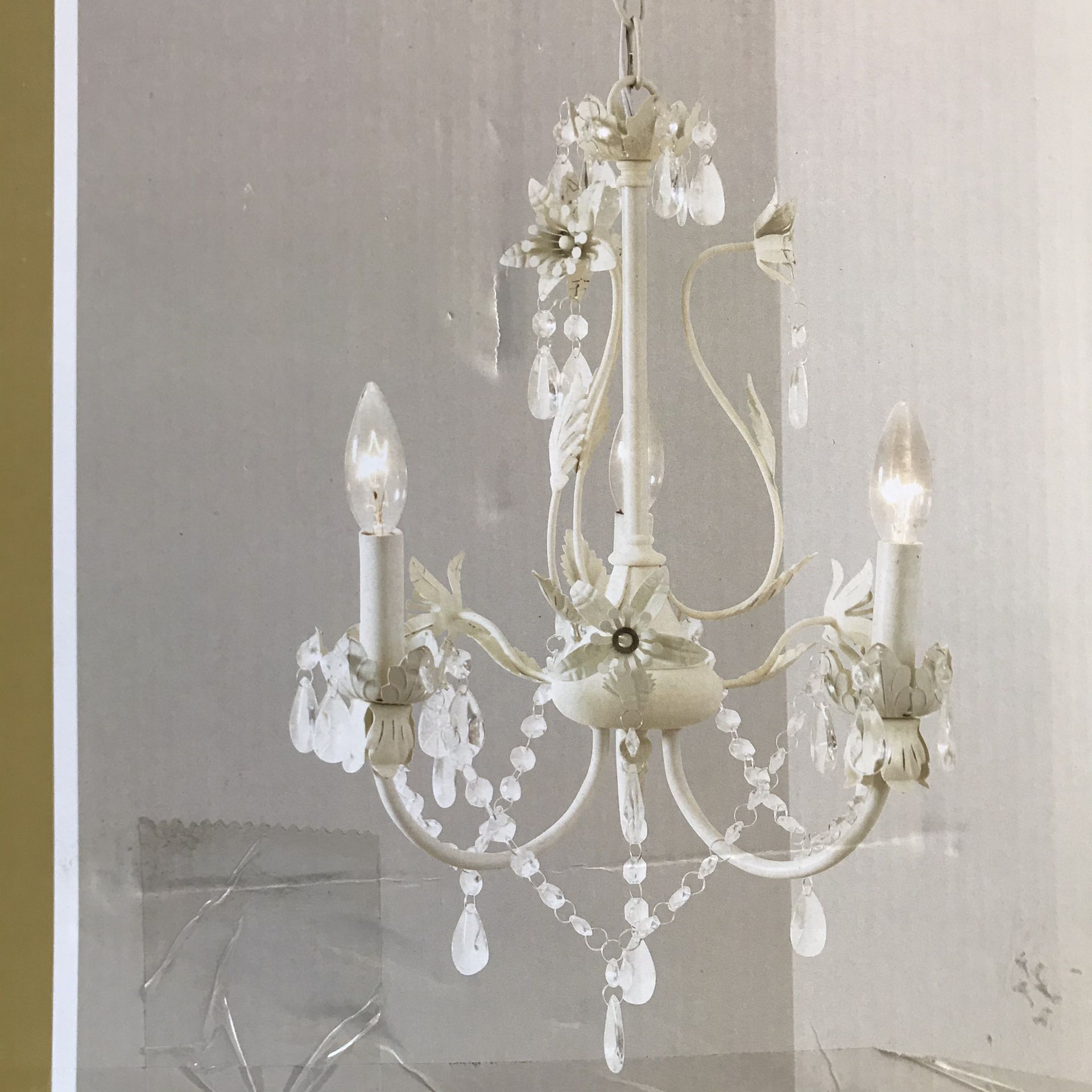 NEW White chandeliers (2) Light Fixture
