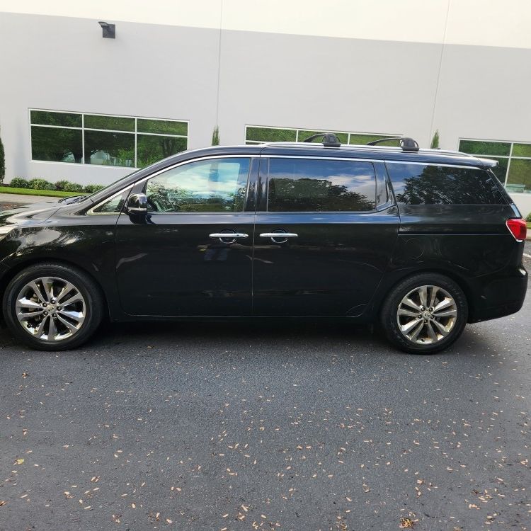 2016 KIA Sedona