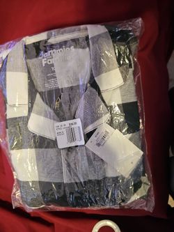 2 peice sleep set boys size 10