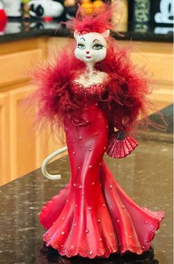 Cat figurine