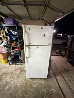 GE Refrigerator