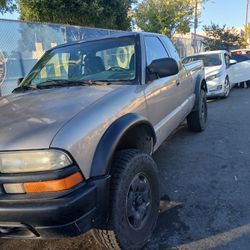 Chevy  S10 4x4 Año 2003 PLACAS AL Dia