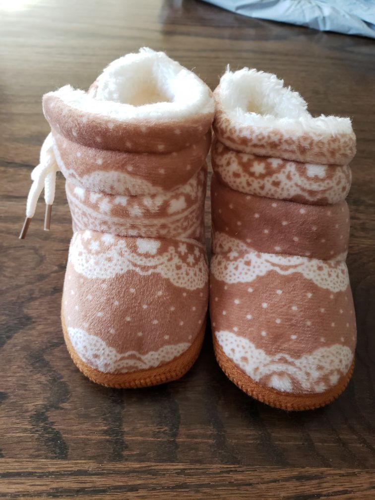 Baby girl warm fur slip on boots