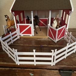 Horses and barn/stable spirit set